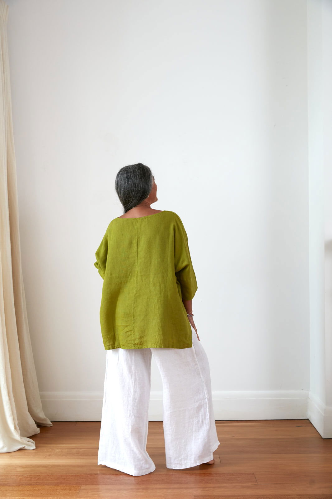 Montaigne Artiste Hi-Lo Linen Top Acid Green2