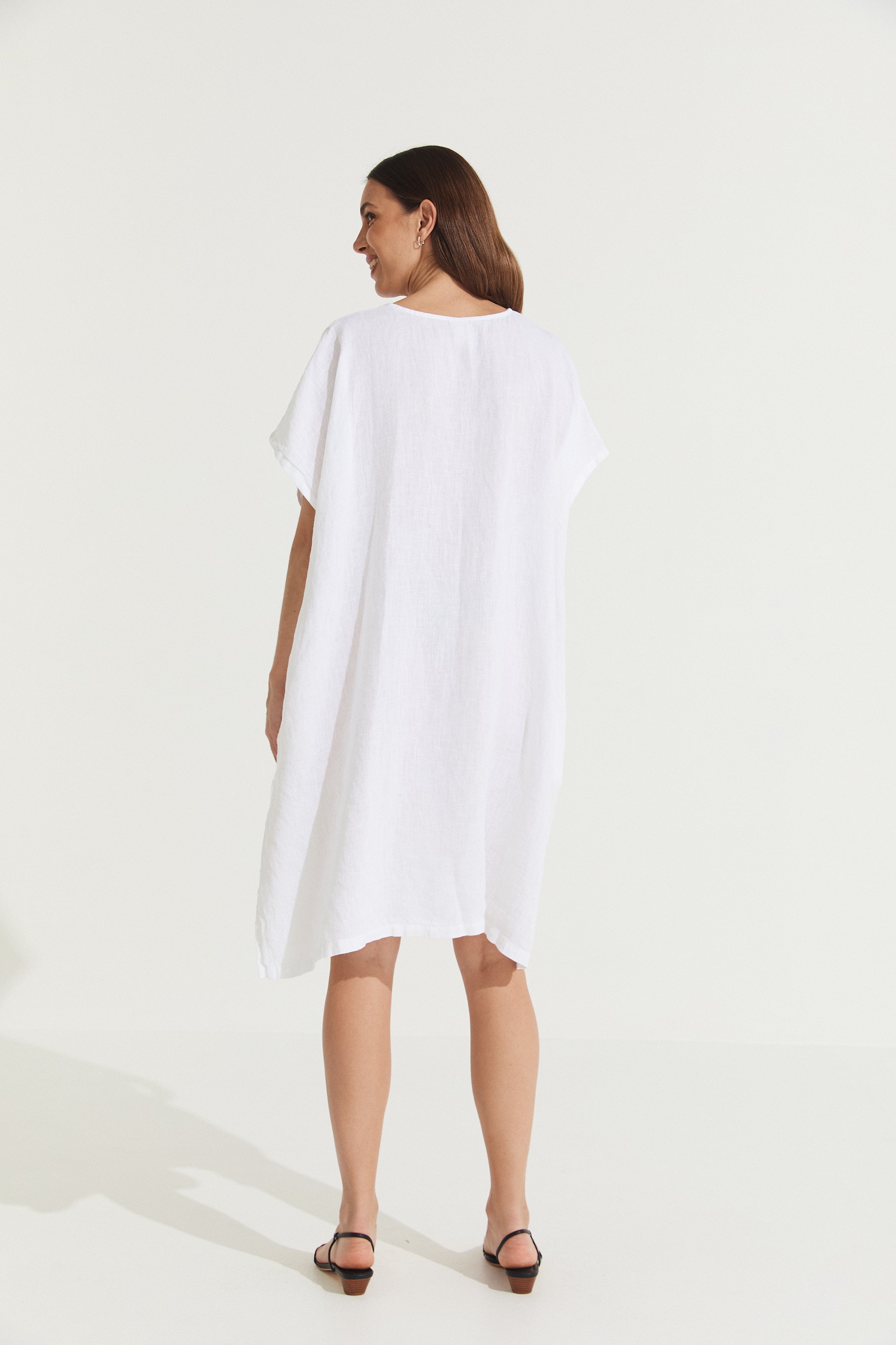 Montaigne Jacqueline Linen Kaftan White1