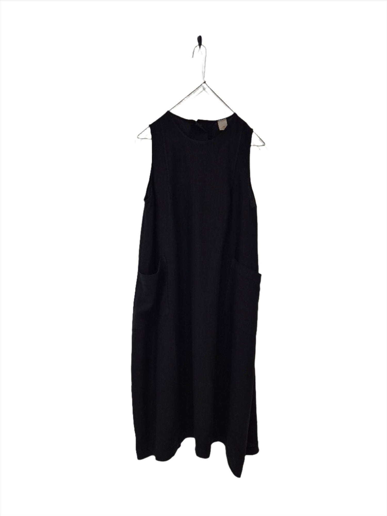 Montaigne Linen Dress with Deep Front Pockets Black1