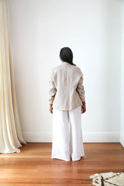 Montaigne Saint-Cloud Relaxed Fit Linen Blazer with Raw Seams Natural3