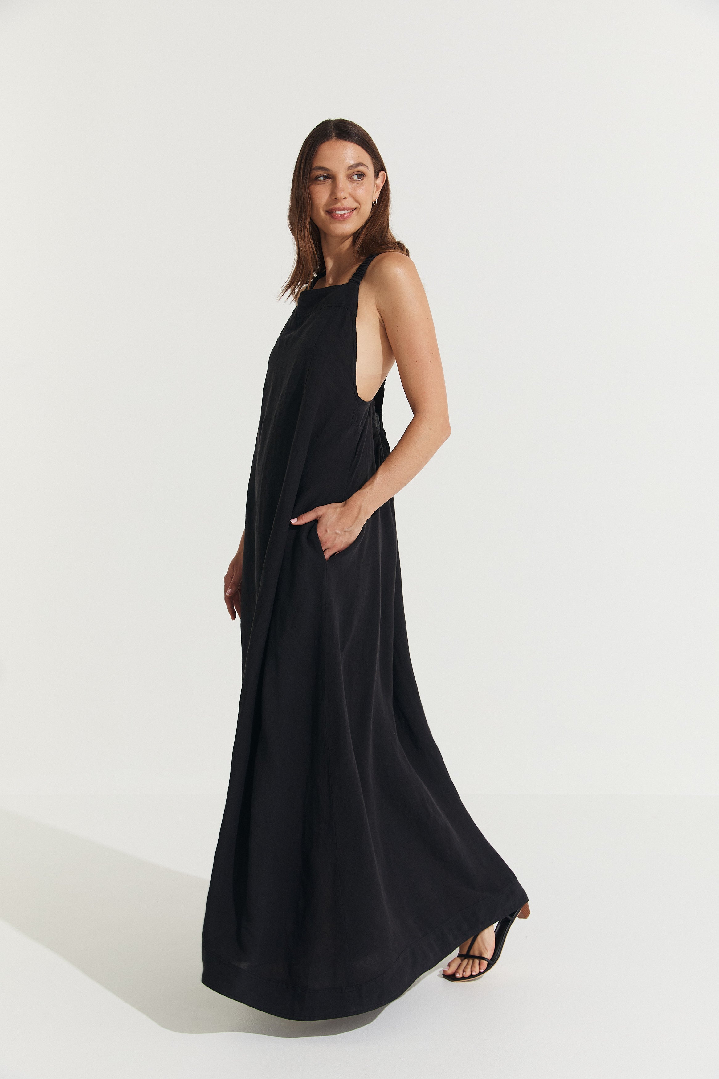 Montaigne Scarlett Full-Length Linen Dress Black4