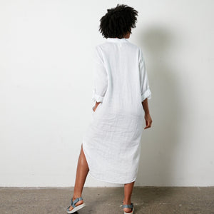 Montaigne Biarritz oversized linen shirt dress with pockets and mid-length sleeves